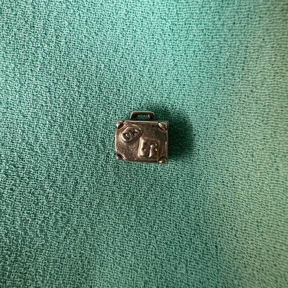 Pandora Adventure Suitcase Charm - Picture 2 of 4